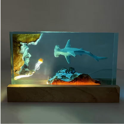 Hammerhai und Quallen Harzlampe